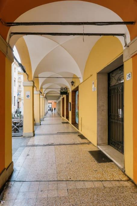 Suite In Via Del Pratello Bologna Exterior photo