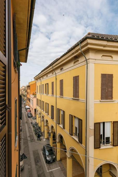 Suite In Via Del Pratello Bologna Exterior photo