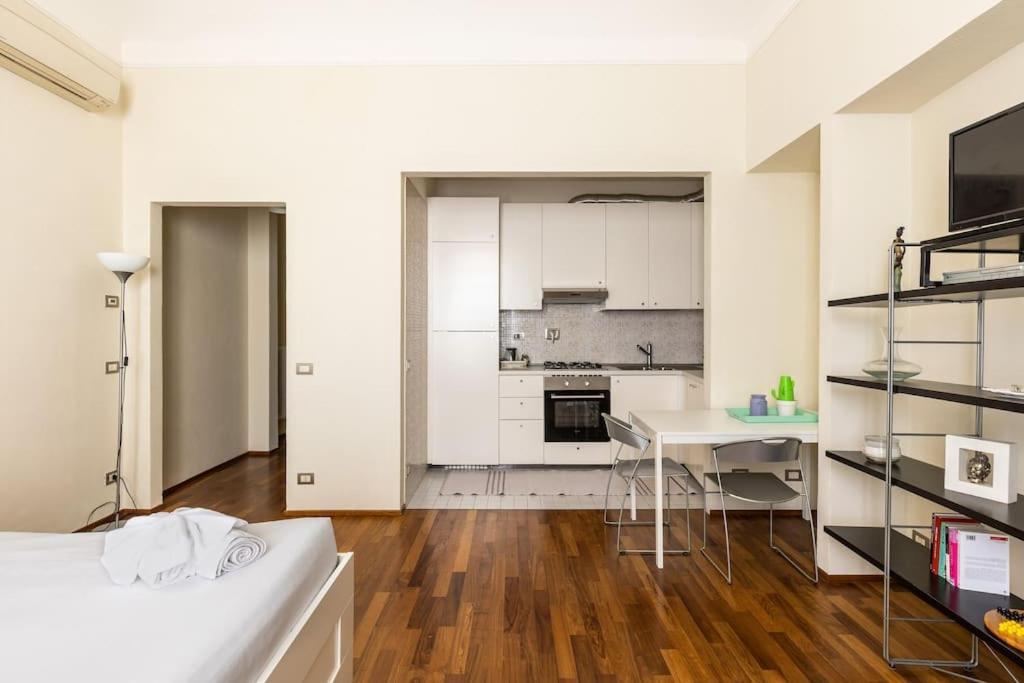 Suite In Via Del Pratello Bologna Exterior photo